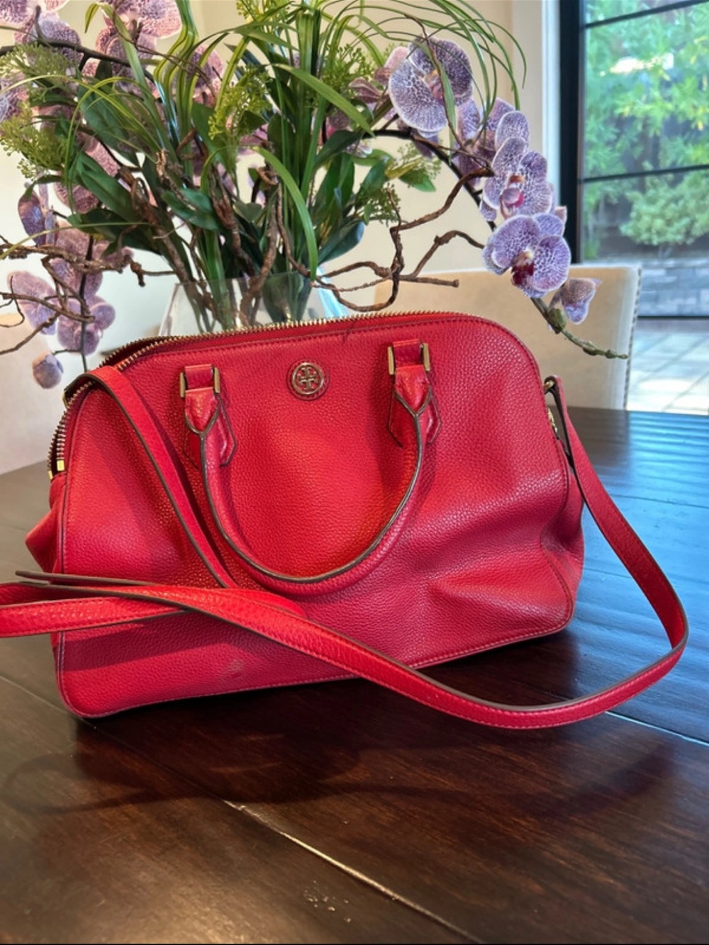 Tory Burch Red Pebbled Leather Satchel with Gold Logo - Picture 6 of 9